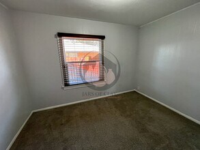 1192 16th St SE in Salem, OR - Building Photo - Building Photo