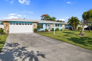 3311 SE 22nd Ave in Cape Coral, FL - Building Photo