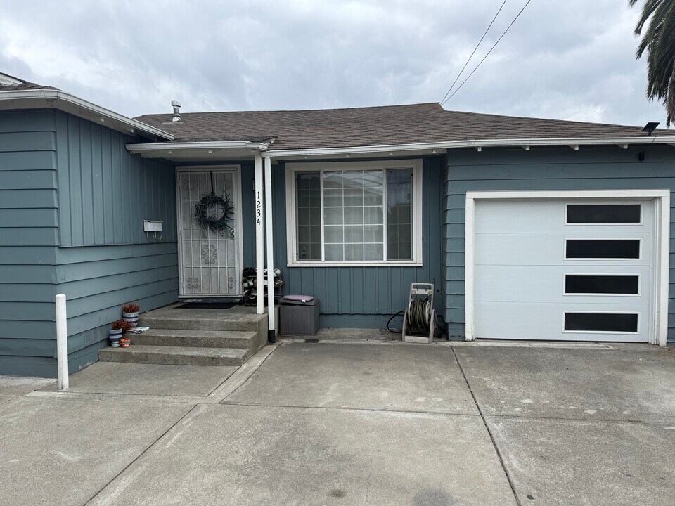1234 81st Ave in Oakland, CA - Building Photo