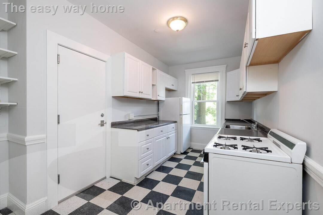 19 A Forest St in Cambridge, MA - Building Photo