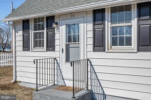 75 S Washington Dr in Pennsville Township, NJ - Building Photo