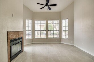 5590 Spring Valley Rd in Dallas, TX - Building Photo - Building Photo
