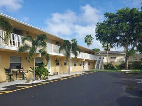 2640 Ivy Apartments LLC in Wilton Manors, FL - Building Photo - Building Photo