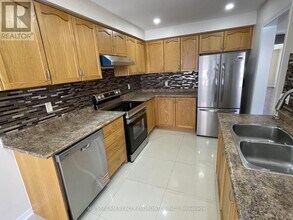 26 Martell Gate in Aurora, ON - Building Photo - Building Photo