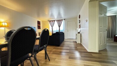 350 N Silverbell Rd in Tucson, AZ - Building Photo - Building Photo