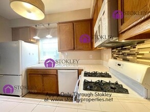 7 Ashford Pl in Martinez, CA - Building Photo - Building Photo