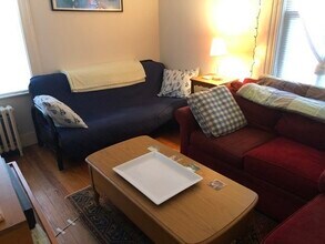 36 Melendy Ave-Unit -2 in Watertown, MA - Foto de edificio - Building Photo