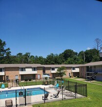 Longleaf Pointe Apartments in Hattiesburg, MS - Building Photo - Building Photo