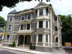 44-46 Green St in Jamaica Plain, MA - Foto de edificio - Building Photo