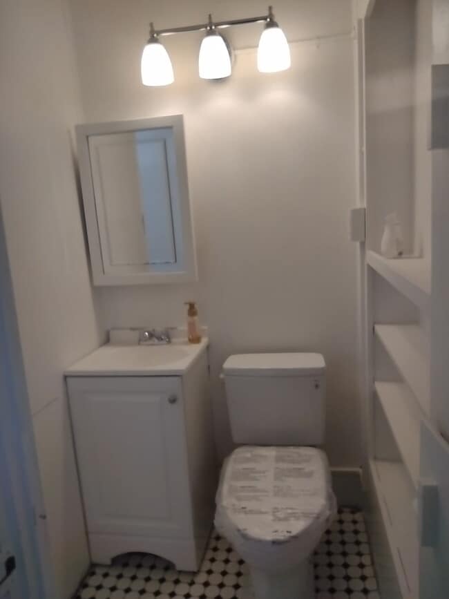 1056 Butler St in Easton, PA - Building Photo - Building Photo