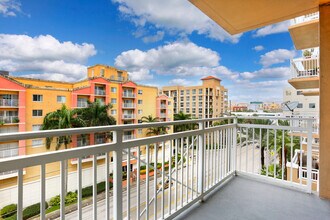 2665 SW 37th Ave, Unit 610 in Miami, FL - Foto de edificio - Building Photo