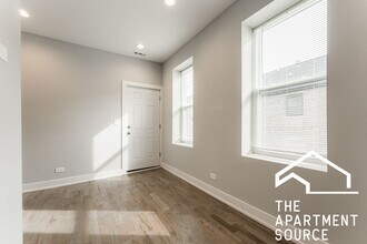 926 W 32nd Pl in Chicago, IL - Building Photo - Building Photo