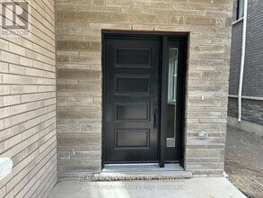 294 Vine St in St Catharines, ON - Building Photo - Building Photo