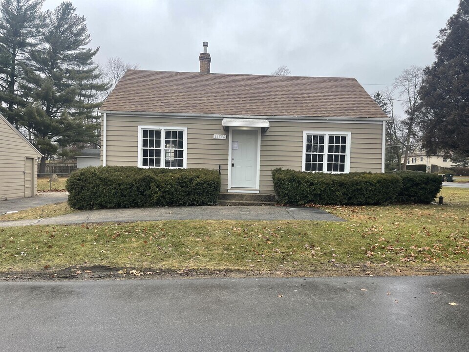 35756 N Watson Ave in Ingleside, IL - Building Photo