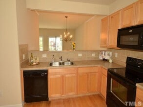 114 Gallent Hedge Trail in Apex, NC - Building Photo - Building Photo