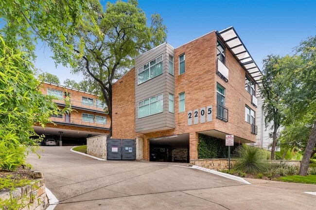 property at 2205 N Lamar Blvd