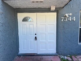 7344 NW 75th St, Unit 205 in Tamarac, FL - Building Photo