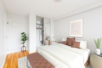 1355 Pendrell St in Vancouver, BC - Building Photo - Building Photo