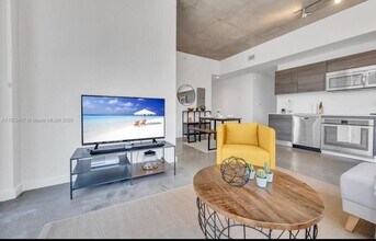 151 SE 1st St, Unit 1111 in Miami, FL - Building Photo - Building Photo