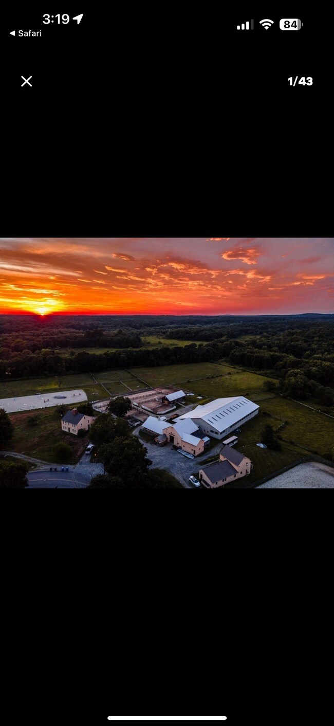 253 Davis Rd, Unit 253 Davis Road in Bedford, MA - Foto de edificio - Building Photo