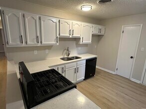 819 Edgehill in Benton, AR - Building Photo - Building Photo