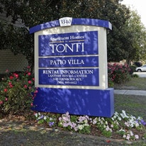 Patio Villa in Metairie, LA - Building Photo