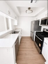 15009 Moorpark St in Los Angeles, CA - Building Photo - Building Photo