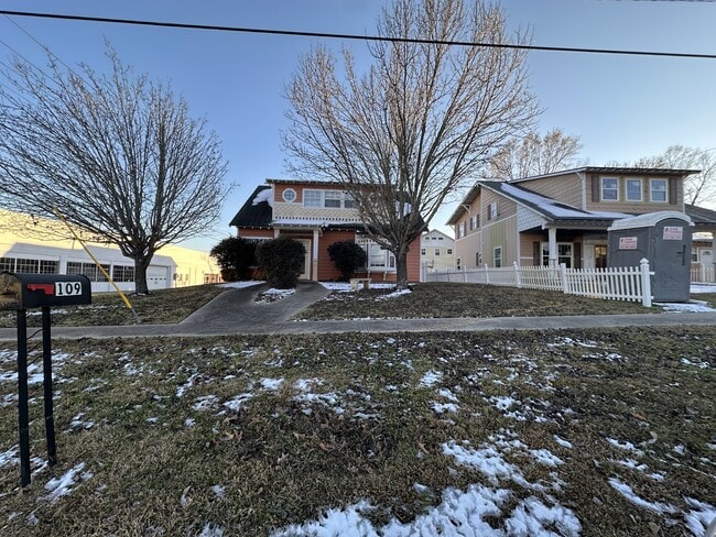 109 E North St in Leesville, LA - Building Photo - Building Photo