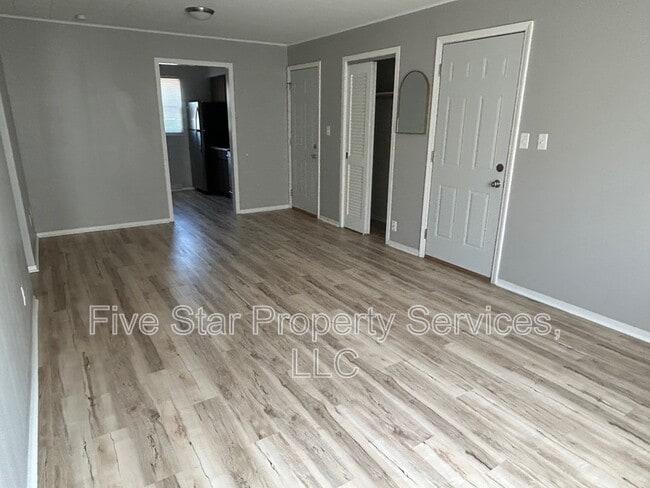 property at 629 W Washington St