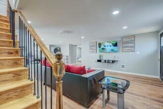 8 Carl Pl in New Windsor, NY - Building Photo - Building Photo