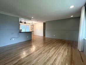 1011 NE 82nd Ave in Vancouver, WA - Building Photo - Building Photo