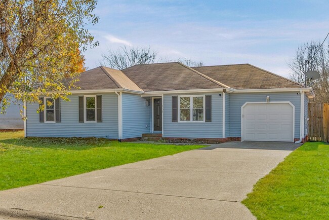 151 Man O War Dr in Oak Grove, KY - Building Photo - Building Photo