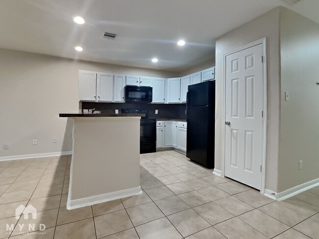 6128 Sidney St, Unit B in Houston, TX - Building Photo - Building Photo