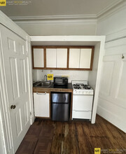 25 Cumberland St, Unit 1F in Boston, MA - Foto de edificio - Building Photo