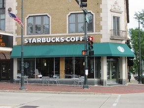 101-105 E Main St in St. Charles, IL - Building Photo - Building Photo