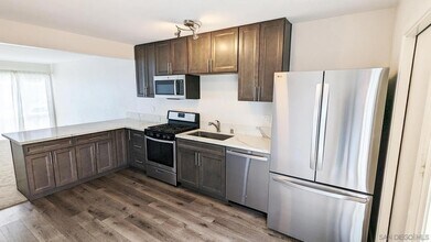 4905 Iroquois Ave in San Diego, CA - Foto de edificio - Building Photo