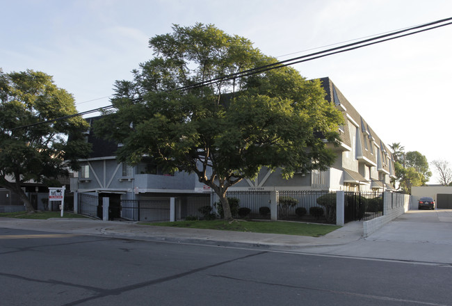 6584-6594 Indiana St in Buena Park, CA - Foto de edificio - Building Photo