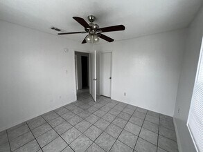 5105 Villa Bonita St in Brownsville, TX - Foto de edificio - Building Photo