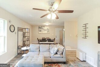 2179 Worthem Ave SW, Unit A in Atlanta, GA - Building Photo - Building Photo