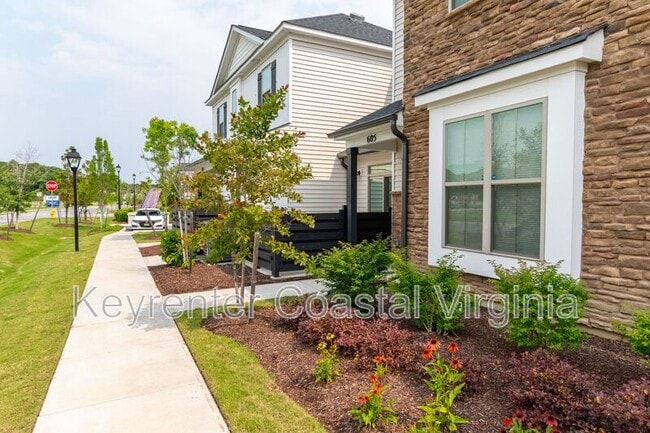 605 Kathy Ann Way W in Carrollton, VA - Building Photo - Building Photo