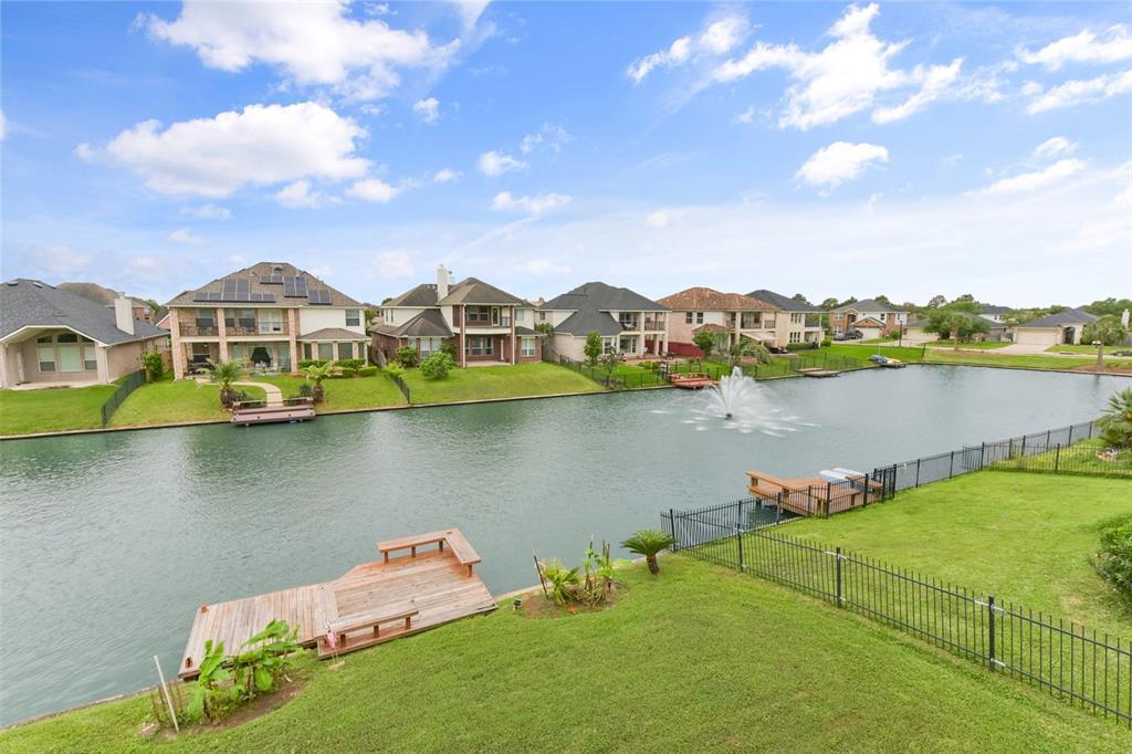 18111 Blues Point Dr in Cypress, TX - Building Photo