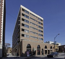 702-704 W Diversey Pky in Chicago, IL - Building Photo