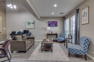 Huntington Hollow Apartments in Tulsa, OK - Building Photo - Interior Photo