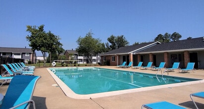 The Retreat at Eddins Apartments in Montgomery, AL - Foto de edificio - Building Photo