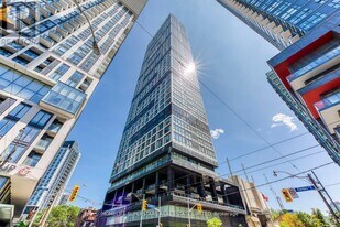 181 Dundas St E in Toronto, ON - Building Photo