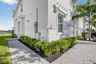 4645 Meyerson Pl in Greenacres, FL - Foto de edificio - Building Photo