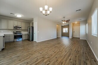 8448 W Green Kingfisher Ln in Tucson, AZ - Building Photo - Building Photo