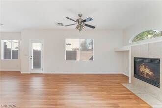 9328 Daffodil Sun Ave in Las Vegas, NV - Building Photo - Building Photo