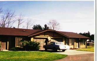 14005-14007 11th Ave. Ct S in Tacoma, WA - Building Photo