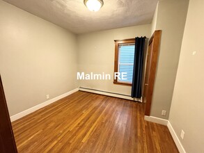 28 Willow St, Unit 2 in Cambridge, MA - Building Photo - Building Photo